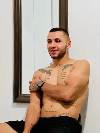OnlyFans cuenta alejo.2105 header 2