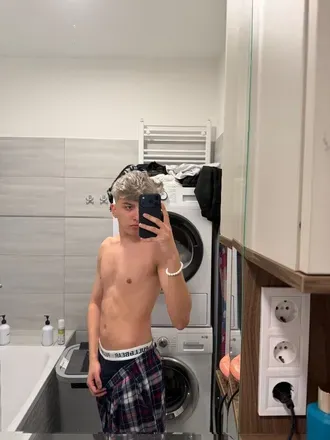 OnlyFans cuenta mezeiricsi1 avatar 1