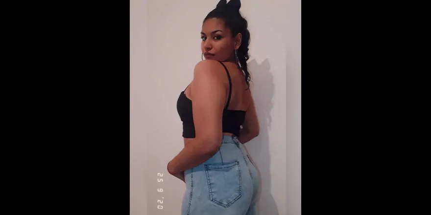 OnlyFans cuenta julivanes header 2