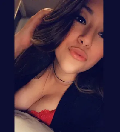 OnlyFans account  thatchicval avatar 1