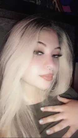 OnlyFans cuenta roseyri avatar 1