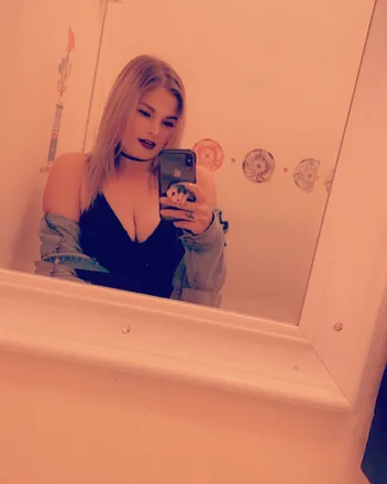 OnlyFans cuenta michelleamc header 2