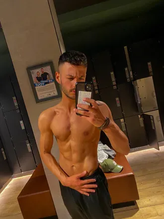 OnlyFans cuenta skiinnyyboyy avatar 1
