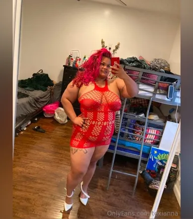 OnlyFans cuenta texianna header 2