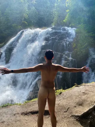 OnlyFans cuenta yourasiansecret header 2