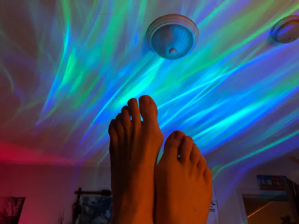 OnlyFans cuenta friskyfootsies93 header 2