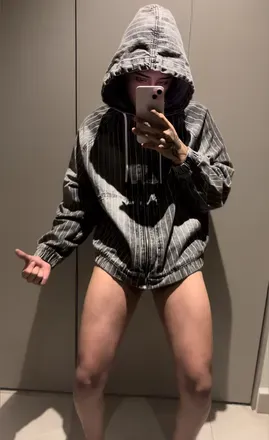 OnlyFans account  nosoyluuuis header 2