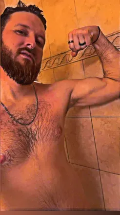 OnlyFans cuenta marriedlumberjack avatar 1