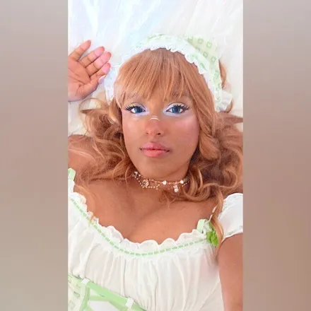 OnlyFans account  queeniiebabe header 2