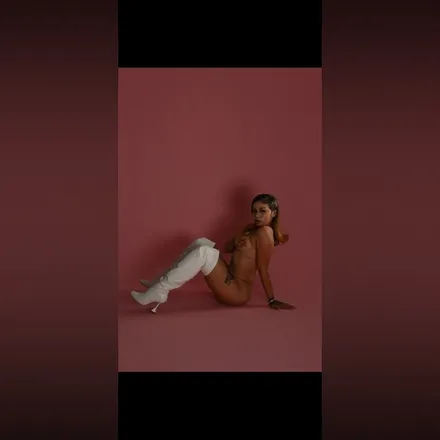 OnlyFans account  zara_madison header 2