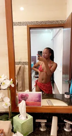 OnlyFans cuenta talktoemlolli avatar 1