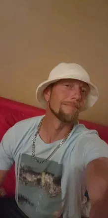OnlyFans account  promiscuousdad avatar 1