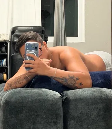 OnlyFans cuenta iverandess header 2