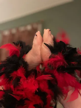 OnlyFans cuenta summerlovetootsies header 2