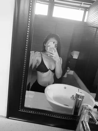 OnlyFans cuenta jenni_8a avatar 1