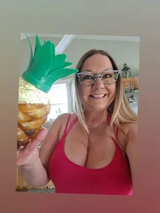 OnlyFans account  ndhotwife avatar 1