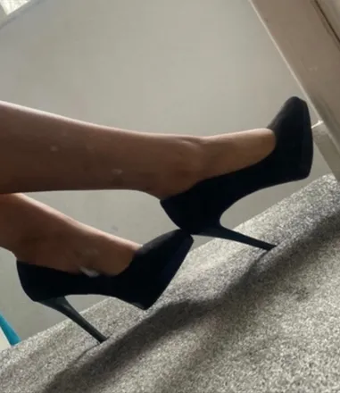 OnlyFans account  goldenfeetxx avatar 1