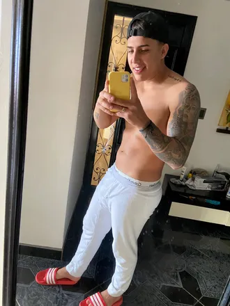 OnlyFans cuenta kevin0006 header 2