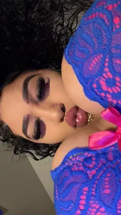 OnlyFans cuenta finesselikeari avatar 1