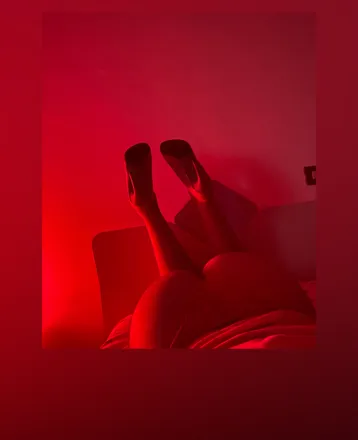 OnlyFans cuenta carlysfeet header 2