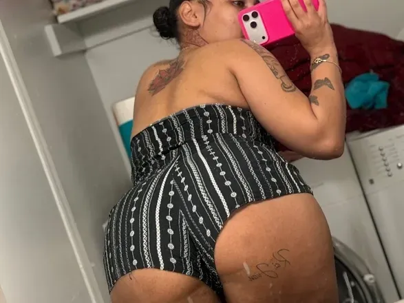 OnlyFans cuenta mollyymayy header 2