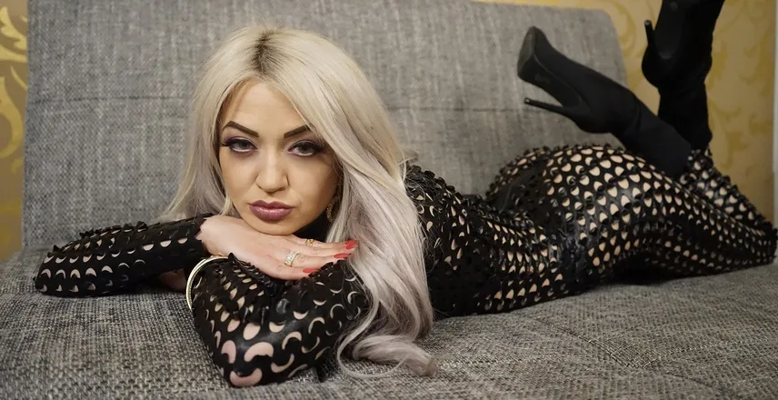 OnlyFans cuenta larissssa69 header 2