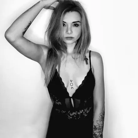 OnlyFans cuenta alexabra header 2