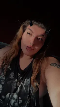 OnlyFans account  sw33tbutpsych0 avatar 1