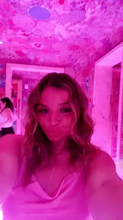 OnlyFans cuenta luciaros3 avatar 1