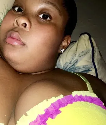 OnlyFans cuenta strawberrie28 header 2