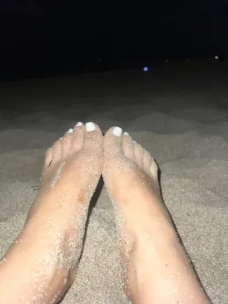 OnlyFans cuenta danytoesandsoles header 2