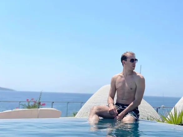 OnlyFans cuenta secret_party_free header 2