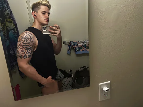 OnlyFans cuenta lorenzo_marro99 header 2