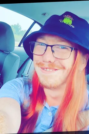 OnlyFans cuenta that_one_dorky_redhead header 2