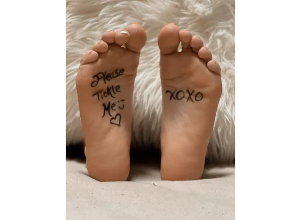 OnlyFans cuenta ticklyfeet header 2