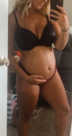 OnlyFans account  pregnantbustybaby avatar 1