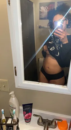 OnlyFans account  uronly_candy header 2