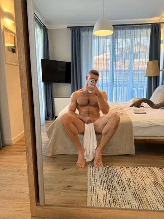 OnlyFans cuenta justhott header 2