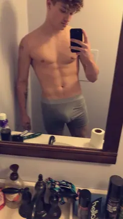OnlyFans cuenta yshunterkh420 avatar 1