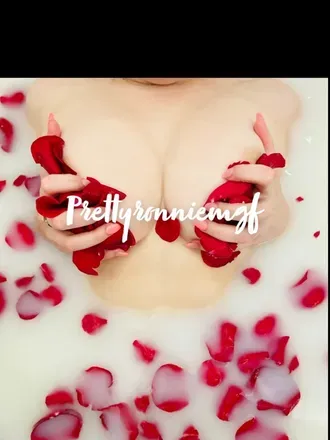 OnlyFans cuenta pretty-ronnie header 2