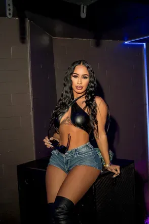 OnlyFans of juicy_jeselxoxo