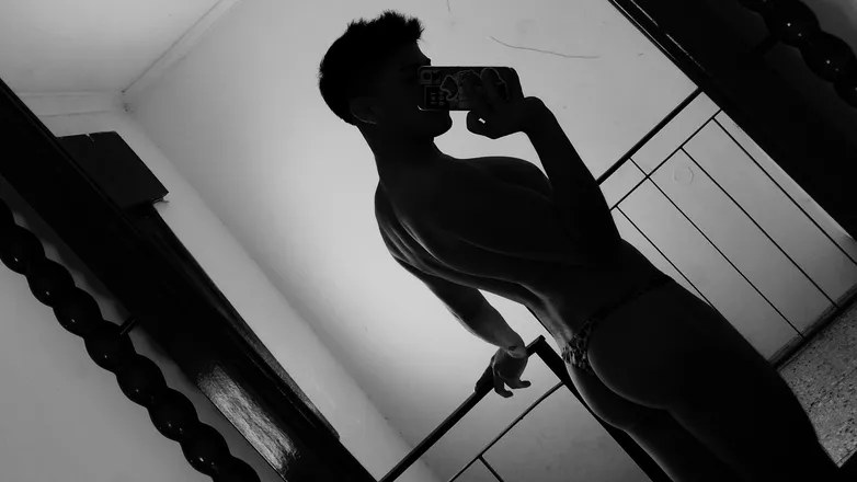 OnlyFans cuenta santihirmas header 2