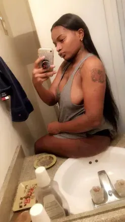 OnlyFans cuenta prettypoca1994 avatar 1