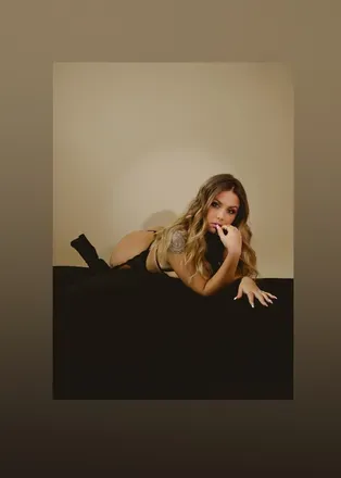 OnlyFans account  itsabadiexo header 2