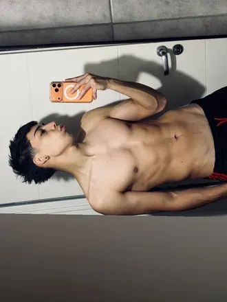 OnlyFans account  leoogodoyyy header 2