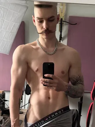 OnlyFans account  henai avatar 1