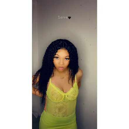 OnlyFans cuenta honeeydeee header 2