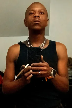 OnlyFans cuenta selfsolo header 2