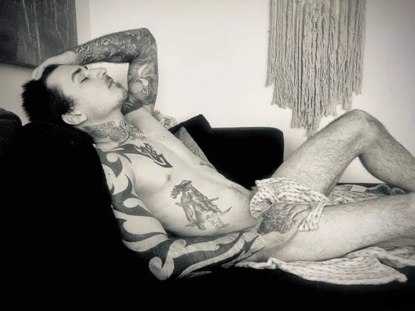 OnlyFans cuenta imyourman9000 header 2