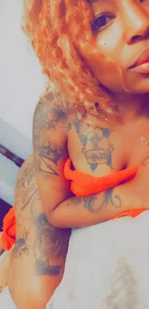 OnlyFans cuenta brownsugaladyred69 header 2